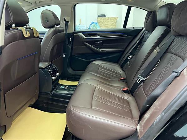 宝马5系 2018款 改款  530Li xDrive 豪华套装