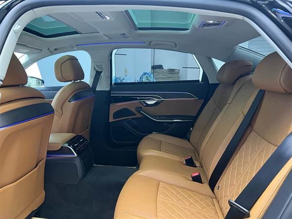 奥迪A8 2023款 A8L 50 TFSI quattro 臻选型