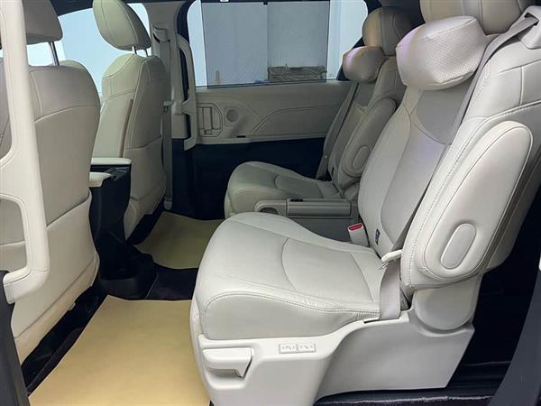 赛那SIENNA 2024款 2.5L混动 四驱尊贵版