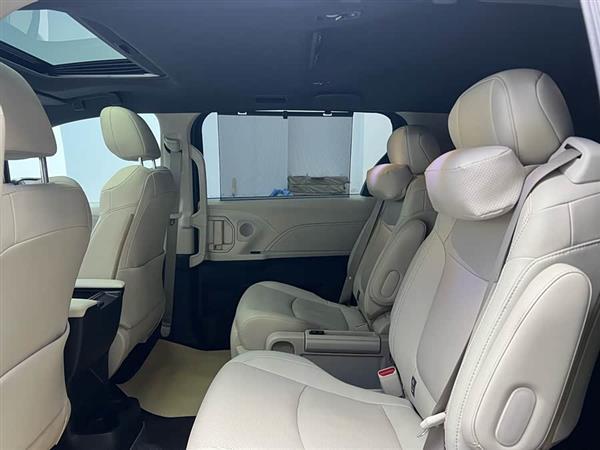 赛那SIENNA 2024款 2.5L混动 四驱尊贵版