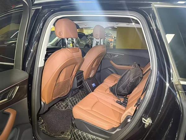 奥迪Q7 2020款 55 TFSI quattro S line运动型