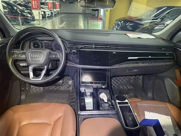奥迪Q7 2020款 55 TFSI quattro S line运动型