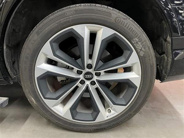 奥迪Q7 2020款 55 TFSI quattro S line运动型