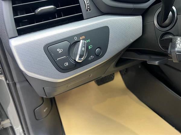 奥迪A4(进口) 2023款 Avant 40 TFSI 时尚动感型