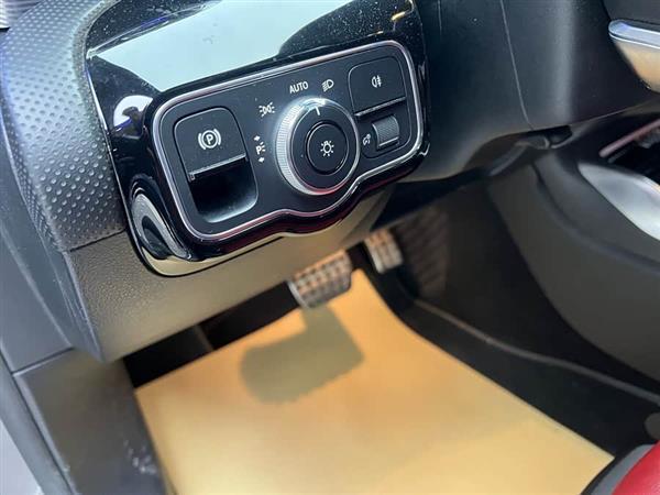 奔驰A级AMG 2020款 AMG A 35 L 4MATIC