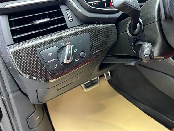 奥迪S4 2024款 S4 3.0TFSI