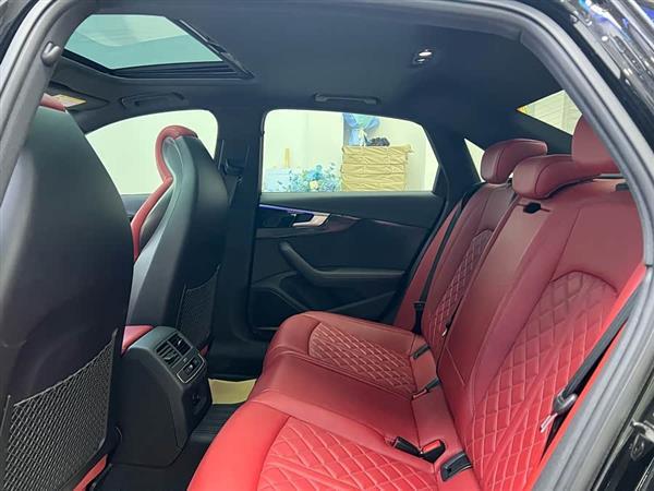奥迪S4 2024款 S4 3.0TFSI