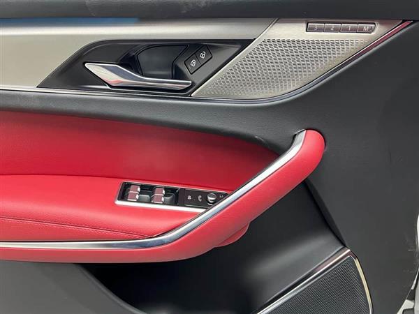 捷豹F-PACE 2024款 P250 R-Dynamic SE