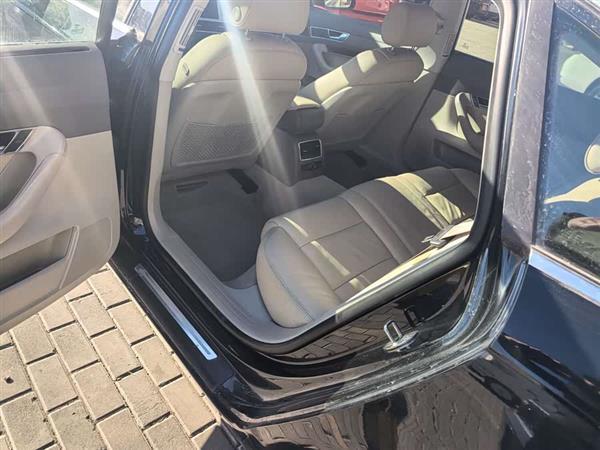 奥迪A6L 2011款 2.0 TFSI 自动标准型