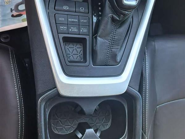 威兰达 2021款 2.0L CVT四驱豪华版