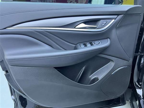 昂科旗 2020款 28T 两驱战旗型