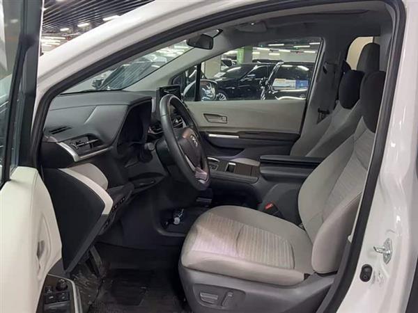 赛那SIENNA 2024款 2.5L混动 舒适版
