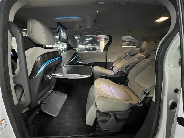 赛那SIENNA 2024款 2.5L混动 舒适版