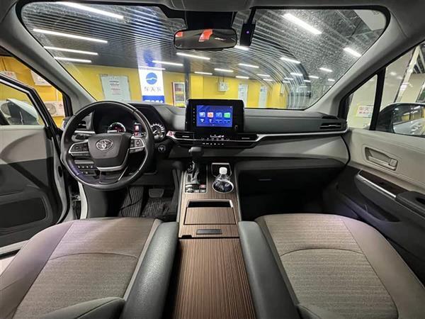 赛那SIENNA 2024款 2.5L混动 舒适版