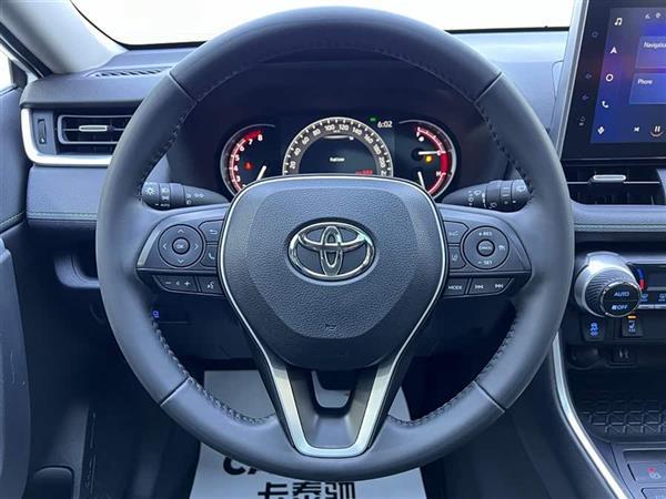 RAV4荣放 2022款 2.0L CVT四驱风尚Plus版