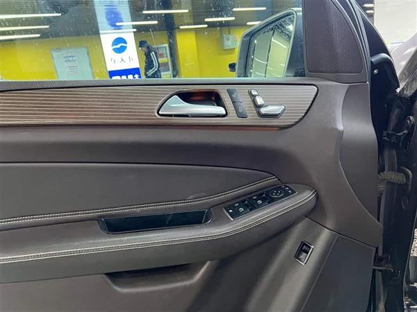 奔驰GLE 2019款 GLE 320 4MATIC 动感型臻藏版