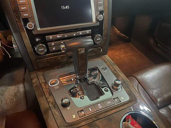 辉腾 2011款 3.6L V6 5座加长Individual版